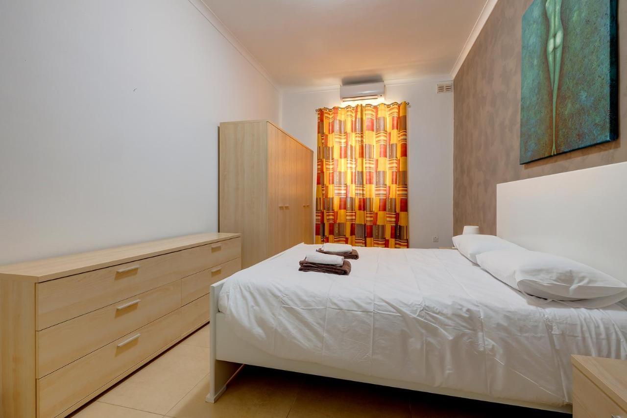 Modern 2 Bedroom Maisonette In Central スリーマ エクステリア 写真
