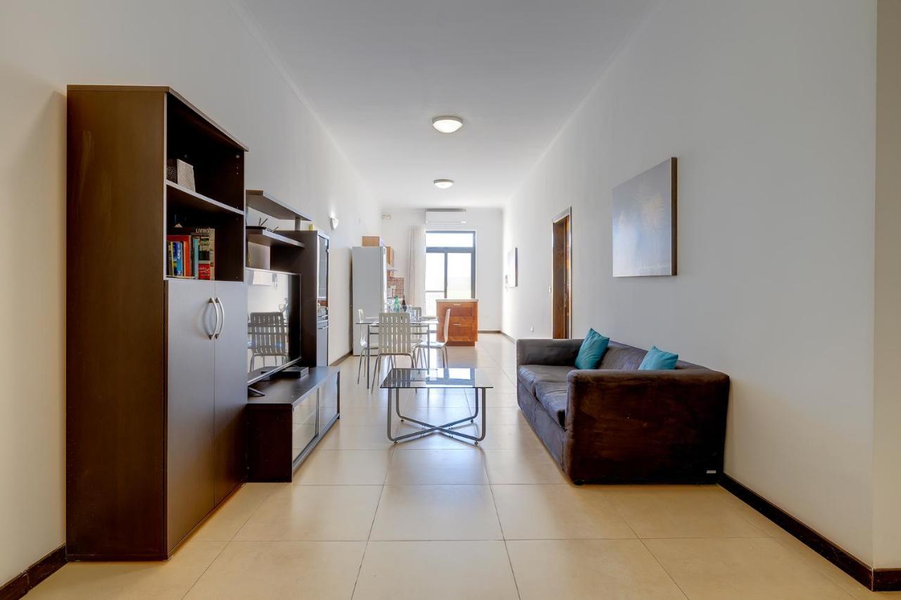 Modern 2 Bedroom Maisonette In Central スリーマ エクステリア 写真