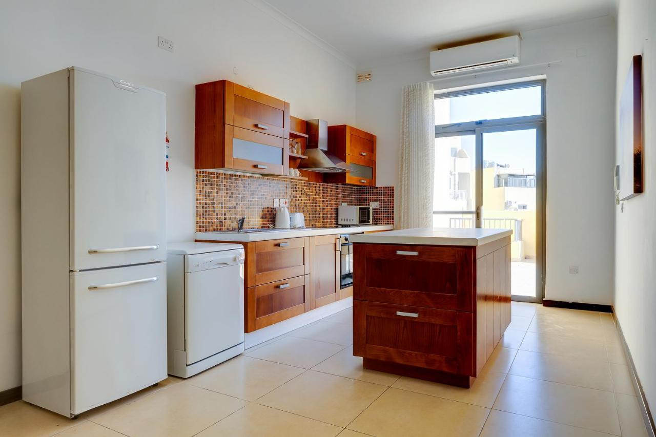 Modern 2 Bedroom Maisonette In Central スリーマ エクステリア 写真